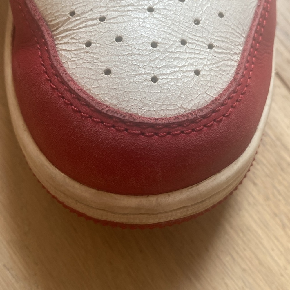 NIKE AIR JORDAN’S red, white with black swoosh - Picture 4 of 17